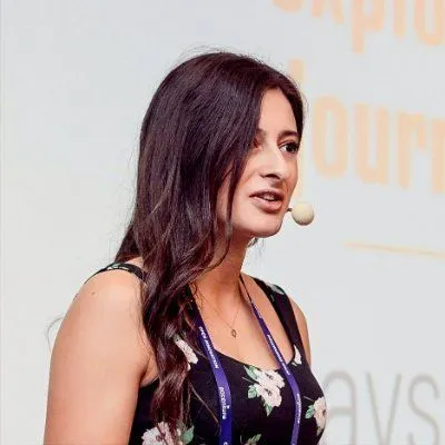 Picture of BeJS conf speaker Eleftheria Batsou 