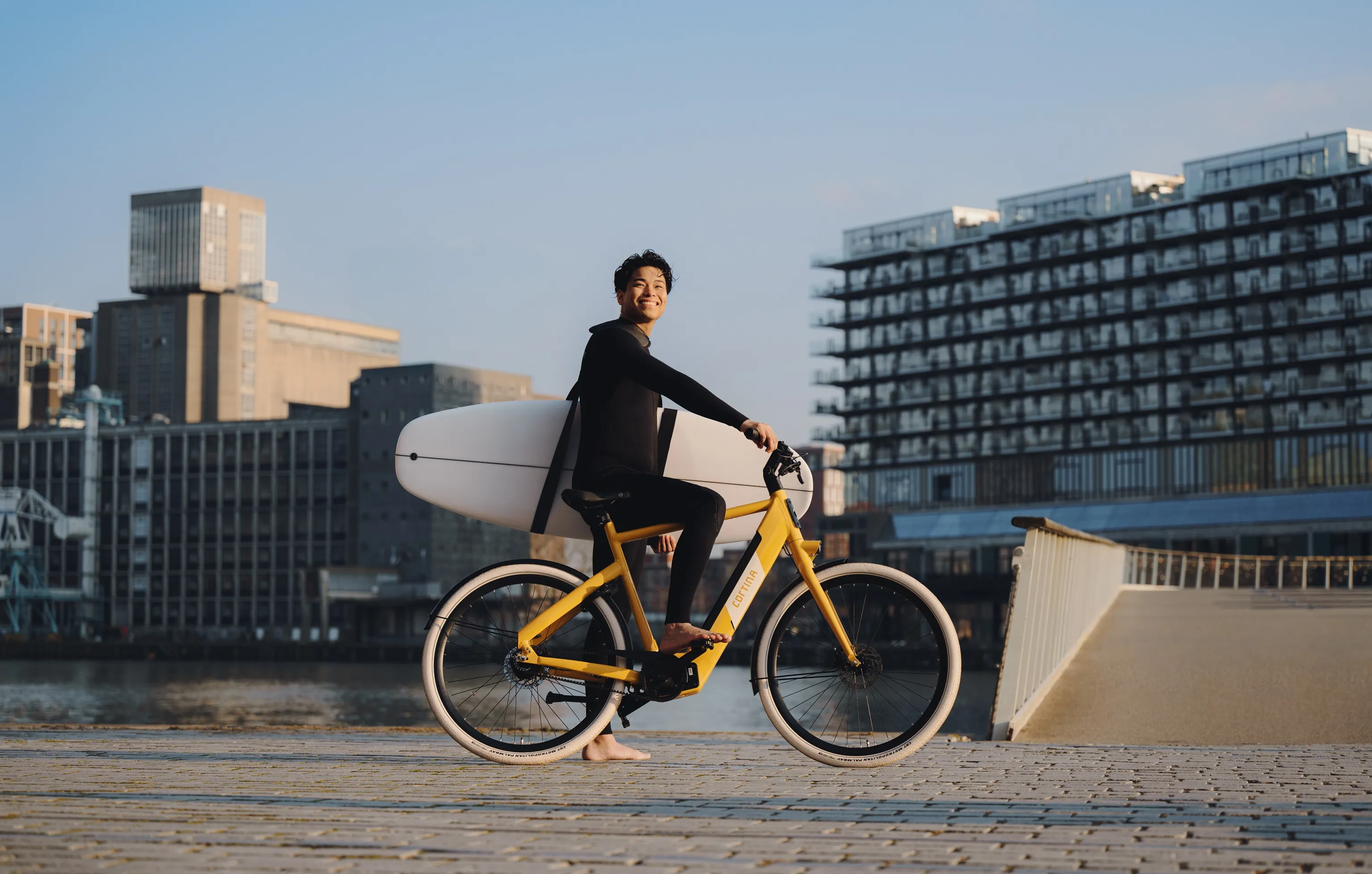 cortina-e-blau-elektrisch-fiets-campagne-surf