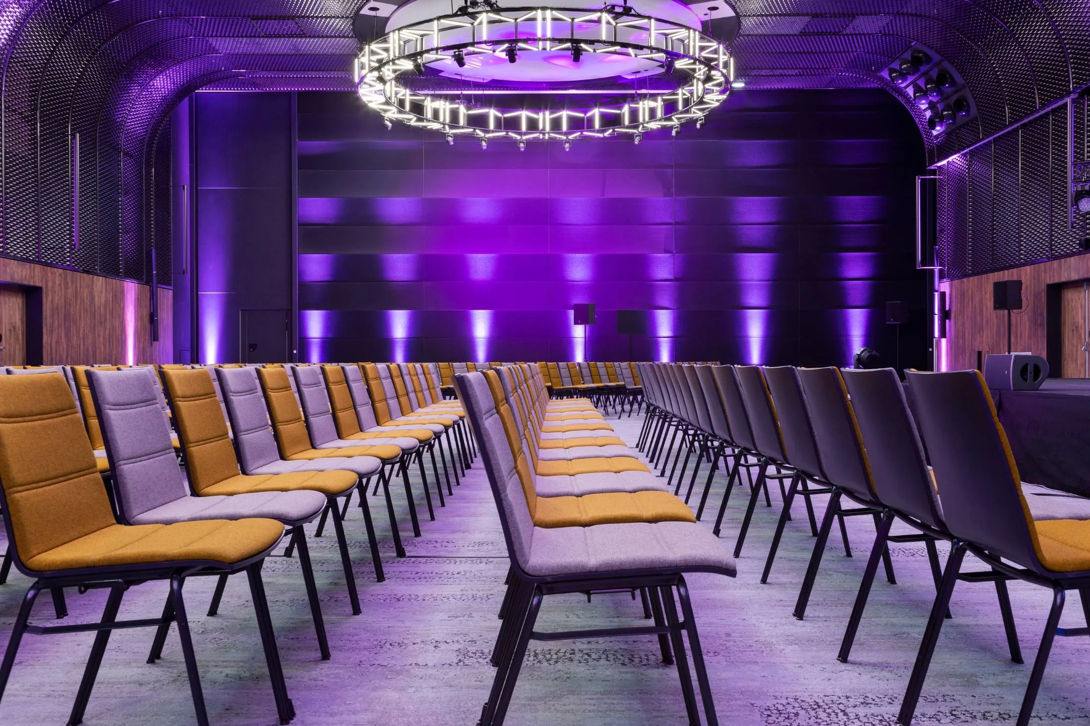 React Paris 2026 venue with seats: Pullman Paris Montparnasse