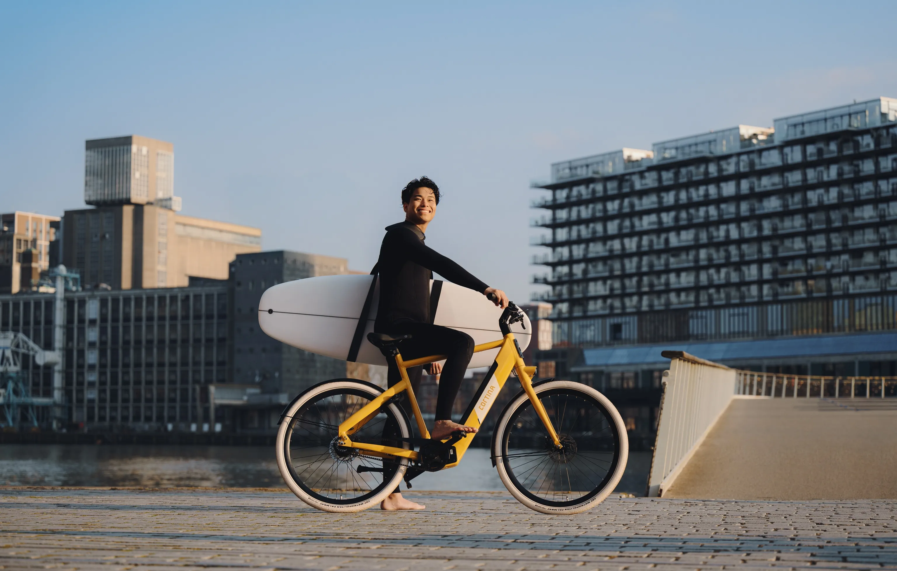 cortina-e-blau-elektrisch-fiets-campagne-surf