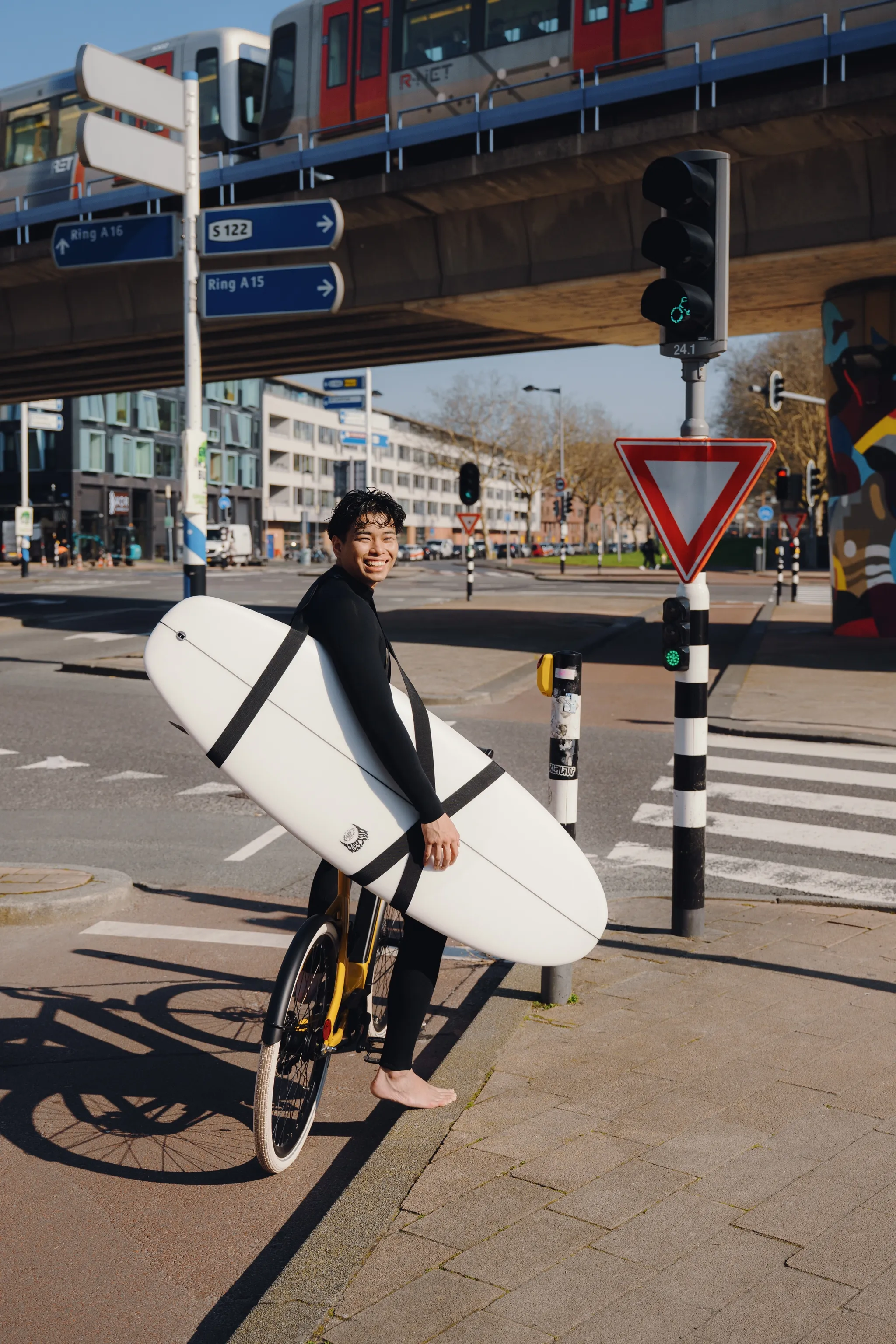 e-blau-niet-iedereen-campagne-elektrische-fiets-surf-cortina-2