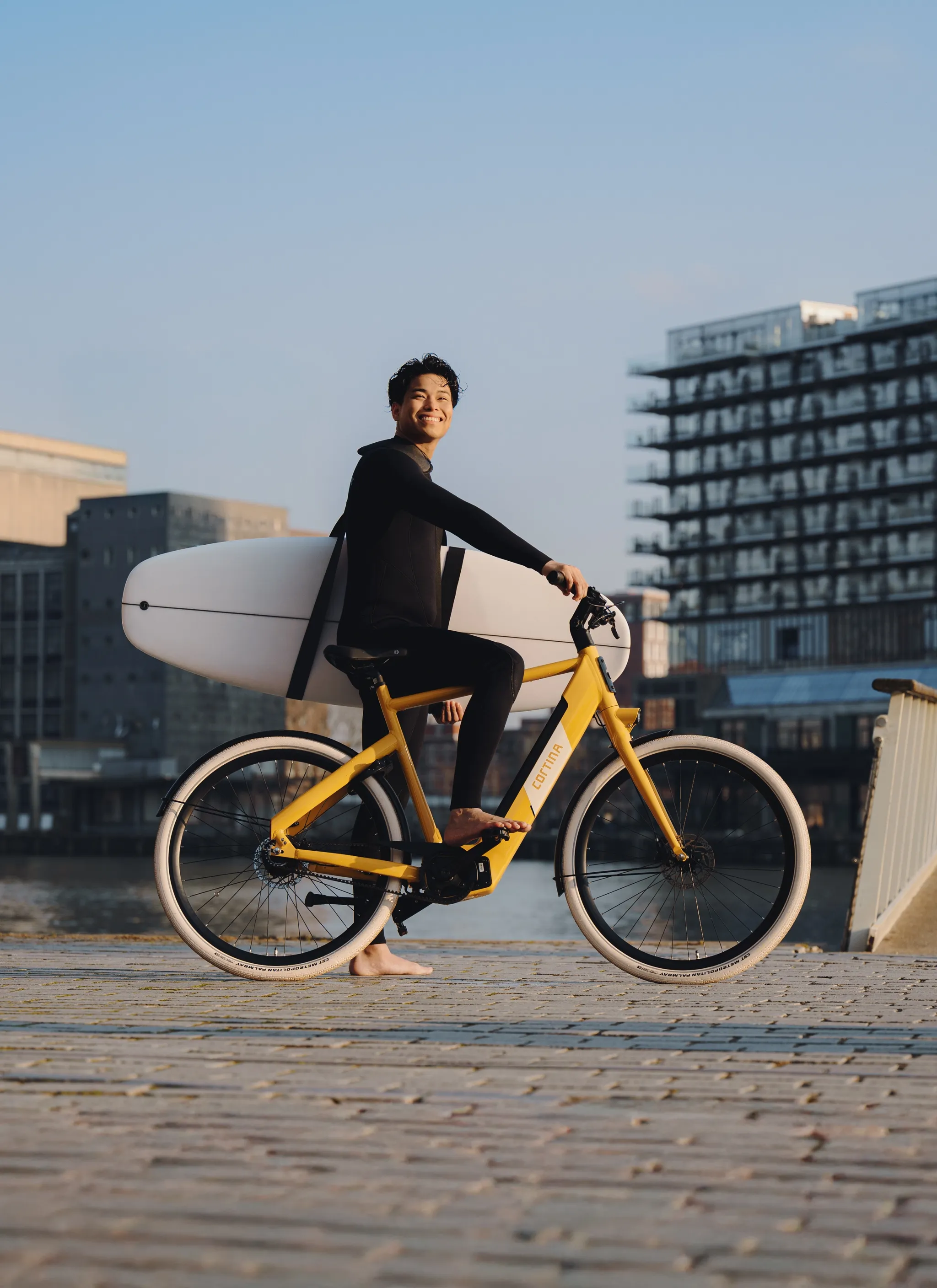 e-blau-niet-iedereen-campagne-elektrische-fiets-surf-cortina-1